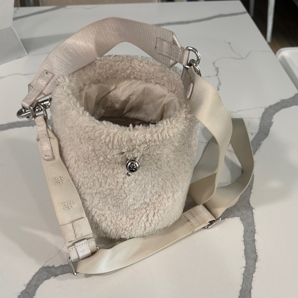 Lululemon Athletica Cream Shoulder Bag with Sherpa Texture